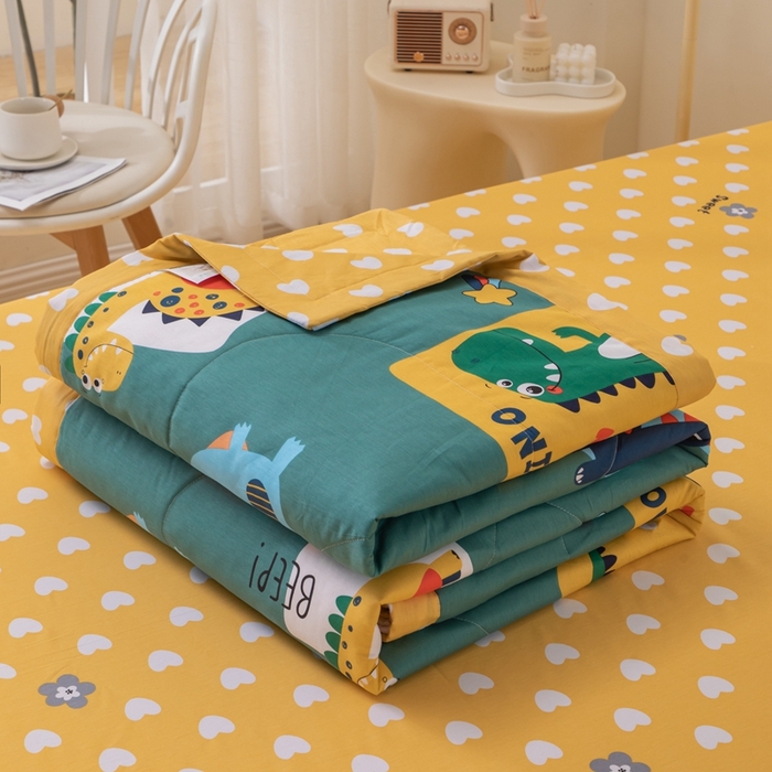 91家纺网 家纺一手货源 找家纺 小叮当家纺仓储工厂店 （提供买家秀 爆款花型 不断货）2025新款全棉A类印花纯棉花夏被可机洗空调被 恐龙家族-绿