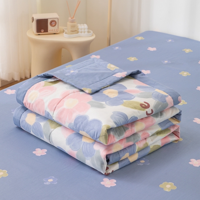 91家纺网 家纺一手货源 找家纺 小叮当家纺仓储工厂店 （提供买家秀 爆款花型 不断货）2025新款全棉A类印花纯棉花夏被可机洗空调被 蓝海晨光