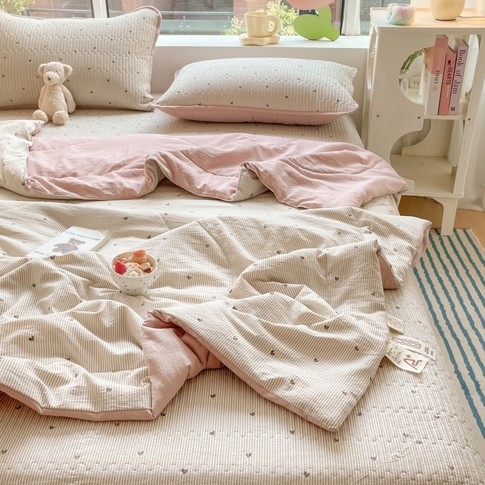 91家纺网 家纺一手货源 找家纺 小叮当家纺仓储工厂店 （提供买家秀 爆款花型 不断货）2025新款云感双层纱床盖 爱你