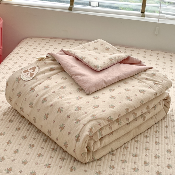 小叮当家纺仓储工厂店 （提供买家秀 爆款花型 不断货）2025新款云感双层纱床盖 初暖