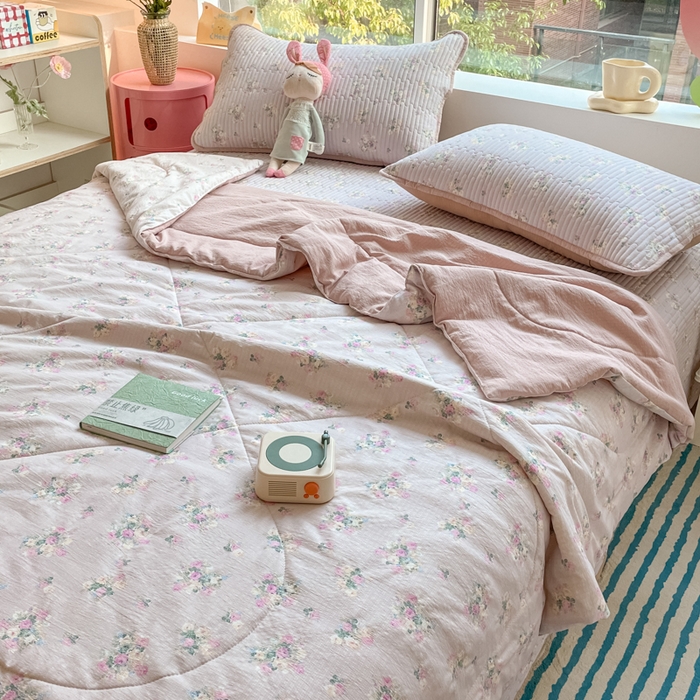 91家纺网 家纺一手货源 找家纺 小叮当家纺仓储工厂店 （提供买家秀 爆款花型 不断货）2025新款云感双层纱床盖 春芽