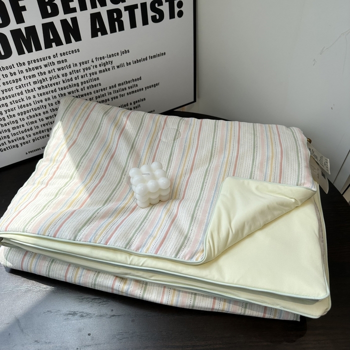 91家纺网 家纺一手货源 找家纺 麦伦家居 2025春夏新款冰纱夏被夏凉被空调被系列二 彩虹条