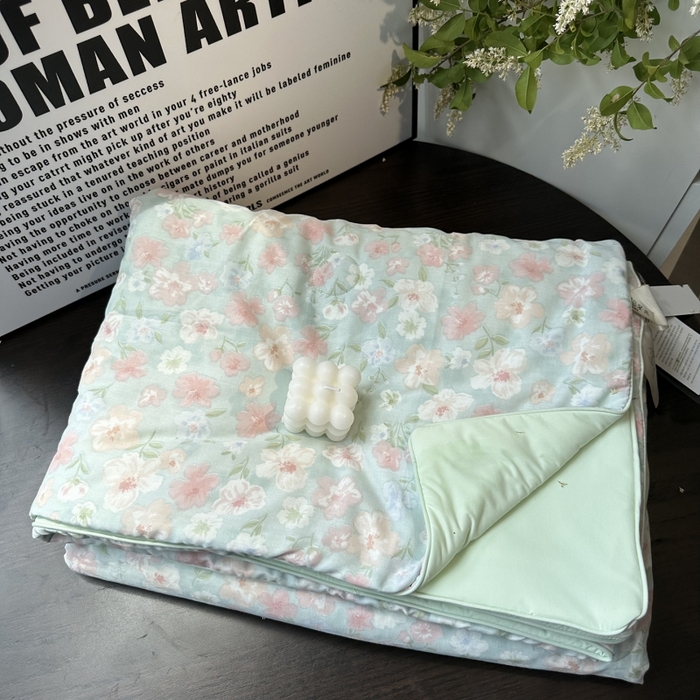 91家纺网 家纺一手货源 找家纺 麦伦家居 2025春夏新款冰纱夏被夏凉被空调被系列二 花茶绿