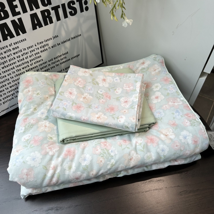 91家纺网 家纺一手货源 找家纺 麦伦家居 2025春夏新款冰纱夏被夏凉被空调被系列二 花茶绿