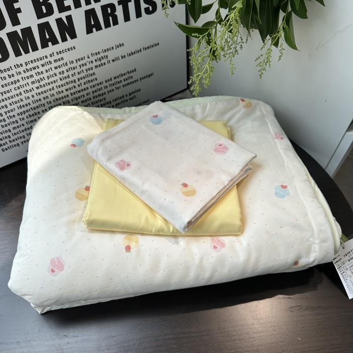 91家纺网 家纺一手货源 找家纺 麦伦家居 2025春夏新款冰纱夏被夏凉被空调被系列二 夏日冰激凌