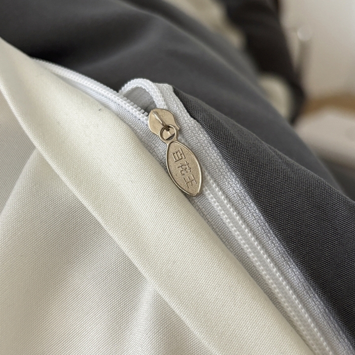 91家纺网 家纺一手货源 找家纺 百花王 2025新款亲肤舒适简约纯色水洗棉四件套 奶白灰