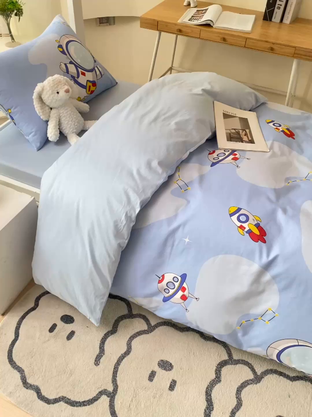 91家纺网 家纺一手货源 找家纺 金鑫汇家纺 2025新款印花花型-学生上下铺三件套 星际穿越