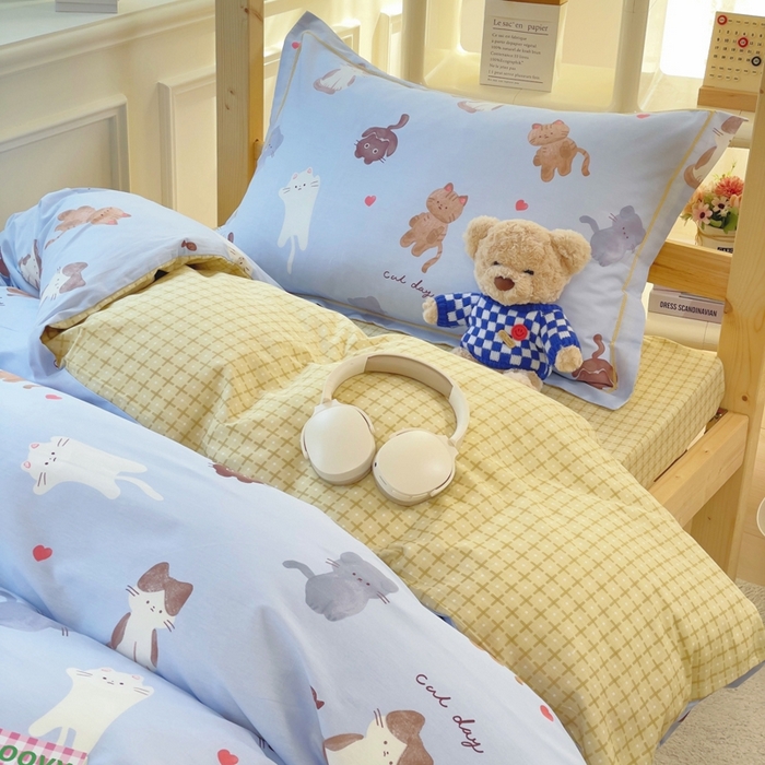 91家纺网 家纺一手货源 找家纺 铭博家纺 新款100%全棉印花学生季宿舍上下铺三件套 喵星庆典