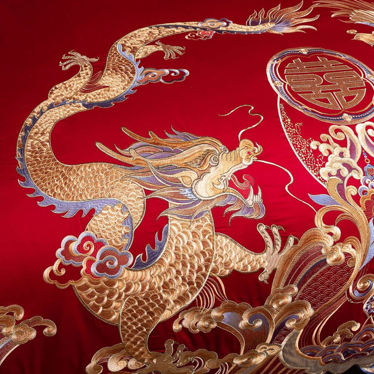 91家纺网 家纺一手货源 找家纺 用心 2025新款长绒棉刺绣新中式婚庆多件套系列 龙腾天下