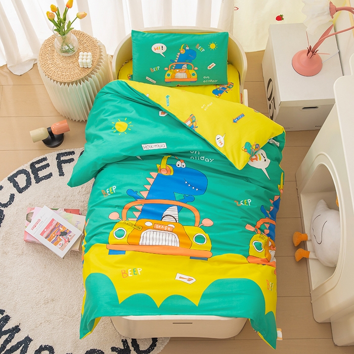 91家纺网 家纺一手货源 找家纺 嗨皮宝贝 2025新款全棉纯棉13372幼儿园三件套多件套 假日旅行