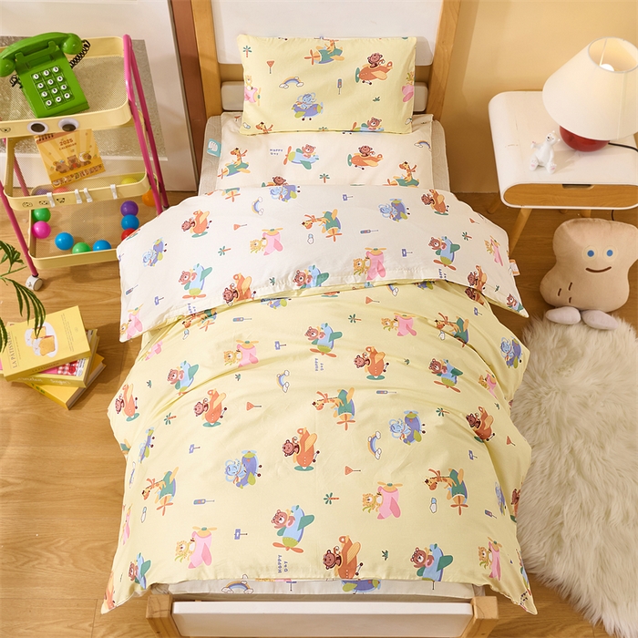 91家纺网 家纺一手货源 找家纺 嗨皮宝贝 2025新款全棉纯棉13372幼儿园三件套多件套 遨游世界-黄