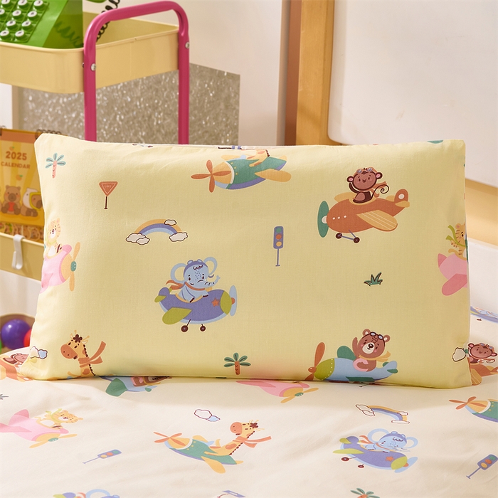 91家纺网 家纺一手货源 找家纺 嗨皮宝贝 2025新款全棉纯棉13372幼儿园三件套多件套 遨游世界-黄