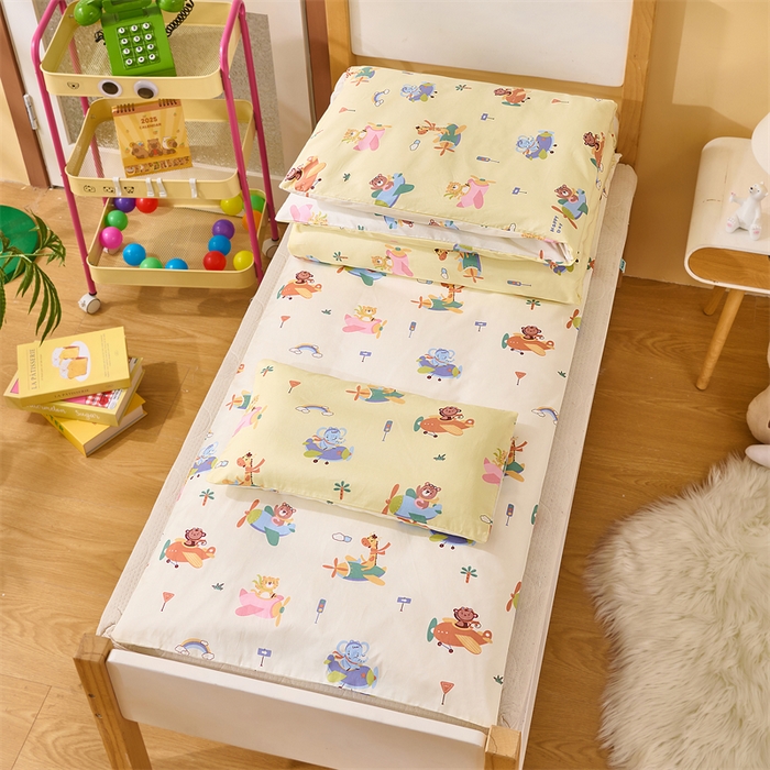 91家纺网 家纺一手货源 找家纺 嗨皮宝贝 2025新款全棉纯棉13372幼儿园三件套多件套 遨游世界-黄