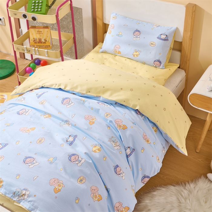 91家纺网 家纺一手货源 找家纺 嗨皮宝贝 2025新款全棉纯棉13372幼儿园三件套多件套 太空记-蓝