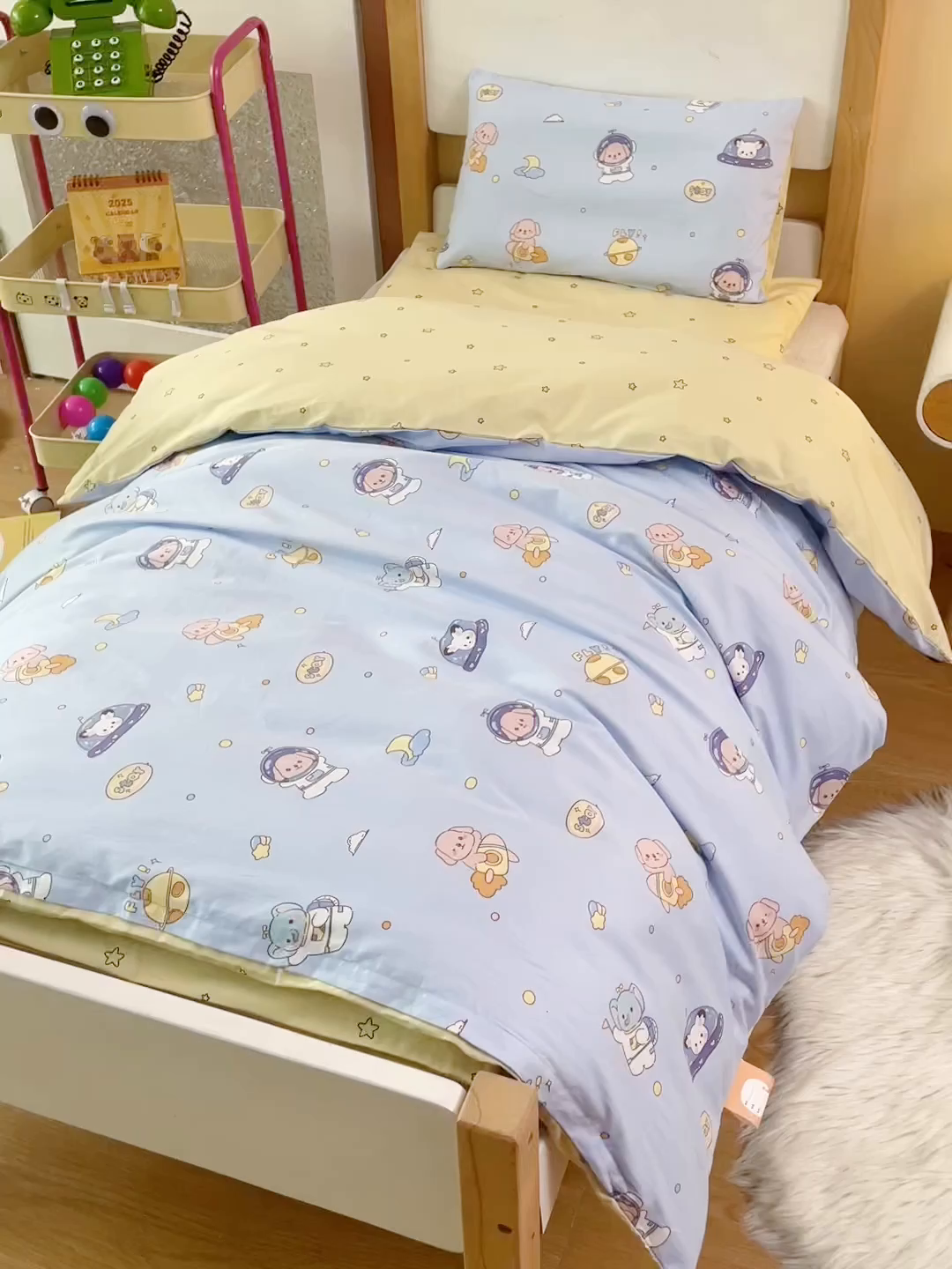 91家纺网 家纺一手货源 找家纺 嗨皮宝贝 2025新款全棉纯棉13372幼儿园三件套多件套 太空记-蓝