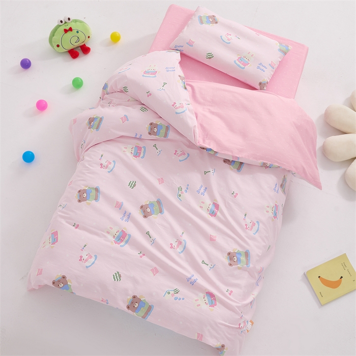 91家纺网 家纺一手货源 找家纺 嗨皮宝贝 2025新款全棉纯棉13372幼儿园三件套多件套 兔兔熊-粉