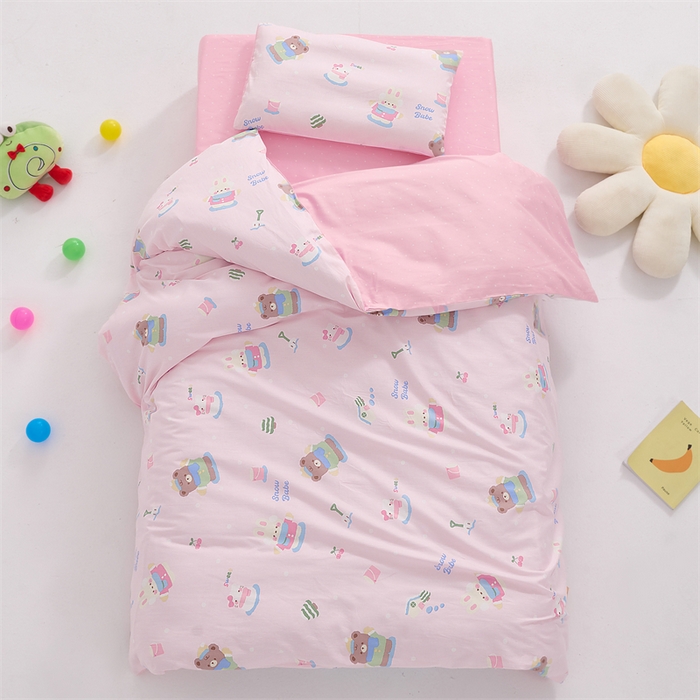 91家纺网 家纺一手货源 找家纺 嗨皮宝贝 2025新款全棉纯棉13372幼儿园三件套多件套 兔兔熊-粉