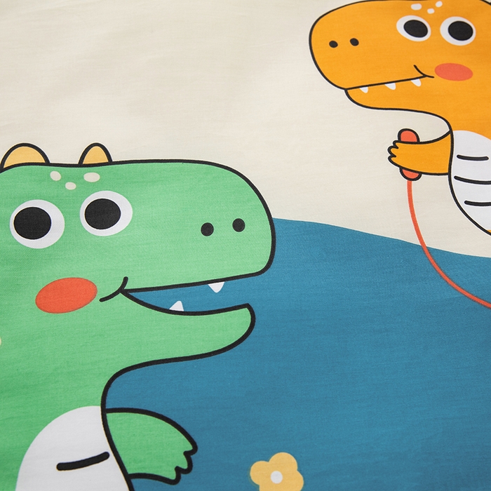 91家纺网 家纺一手货源 找家纺 嗨皮宝贝 2025新款全棉纯棉13372幼儿园三件套多件套 爱运动的小恐龙