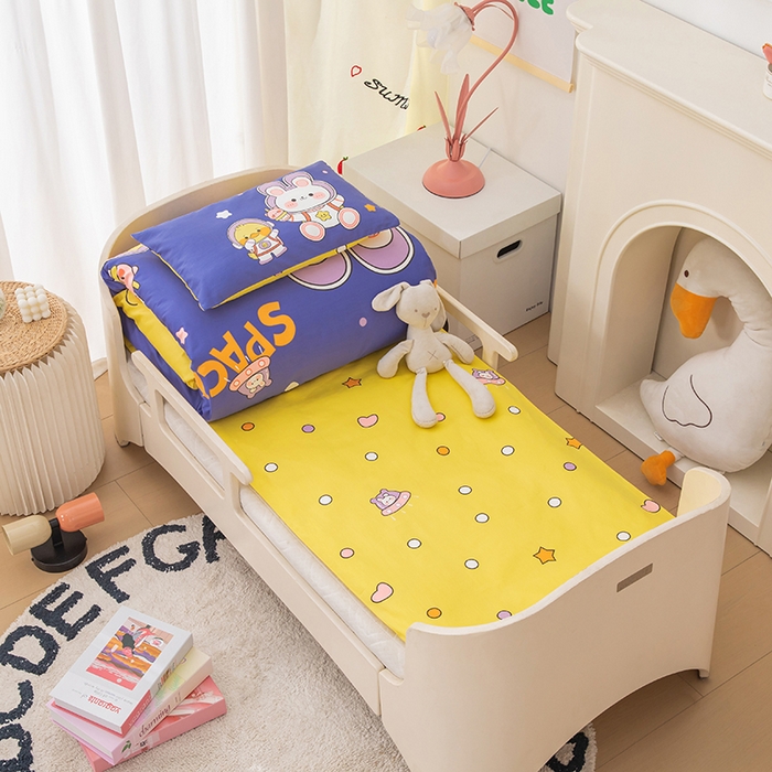 91家纺网 家纺一手货源 找家纺 嗨皮宝贝 2025新款全棉纯棉13372幼儿园三件套多件套 航空兔