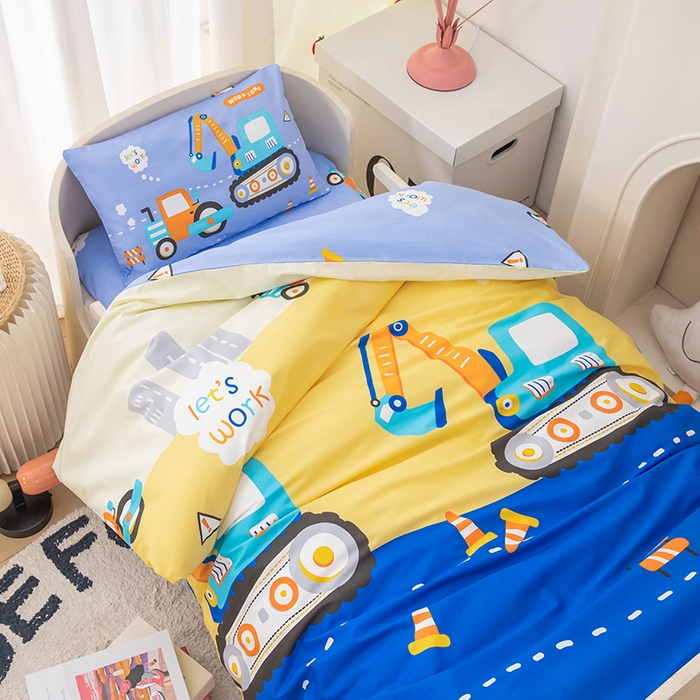 91家纺网 家纺一手货源 找家纺 嗨皮宝贝 2025新款全棉纯棉13372幼儿园三件套多件套 快乐工程车