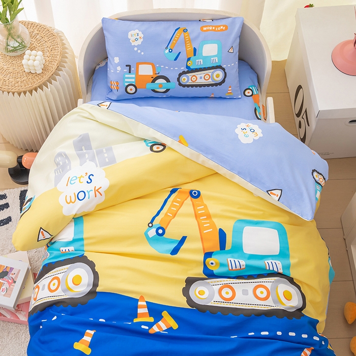 91家纺网 家纺一手货源 找家纺 嗨皮宝贝 2025新款全棉纯棉13372幼儿园三件套多件套 快乐工程车