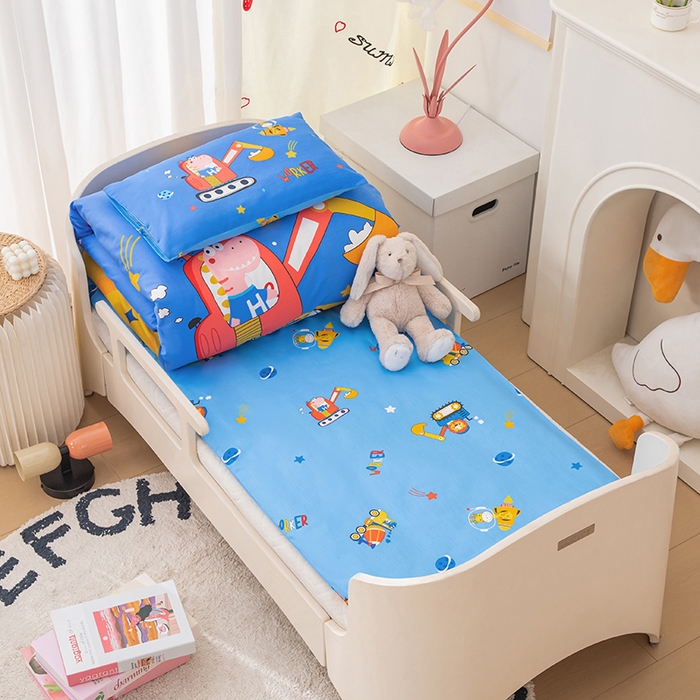 91家纺网 家纺一手货源 找家纺 嗨皮宝贝 2025新款全棉纯棉13372幼儿园三件套多件套 快乐工作龙