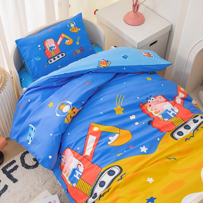 91家纺网 家纺一手货源 找家纺 嗨皮宝贝 2025新款全棉纯棉13372幼儿园三件套多件套 快乐工作龙