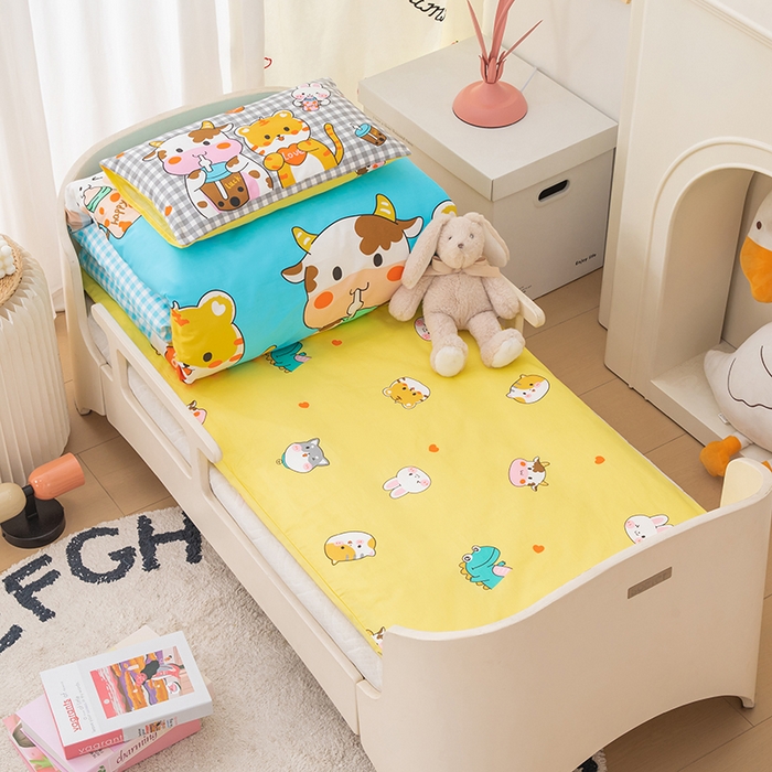 91家纺网 家纺一手货源 找家纺 嗨皮宝贝 2025新款全棉纯棉13372幼儿园三件套多件套 快乐小动物-蓝