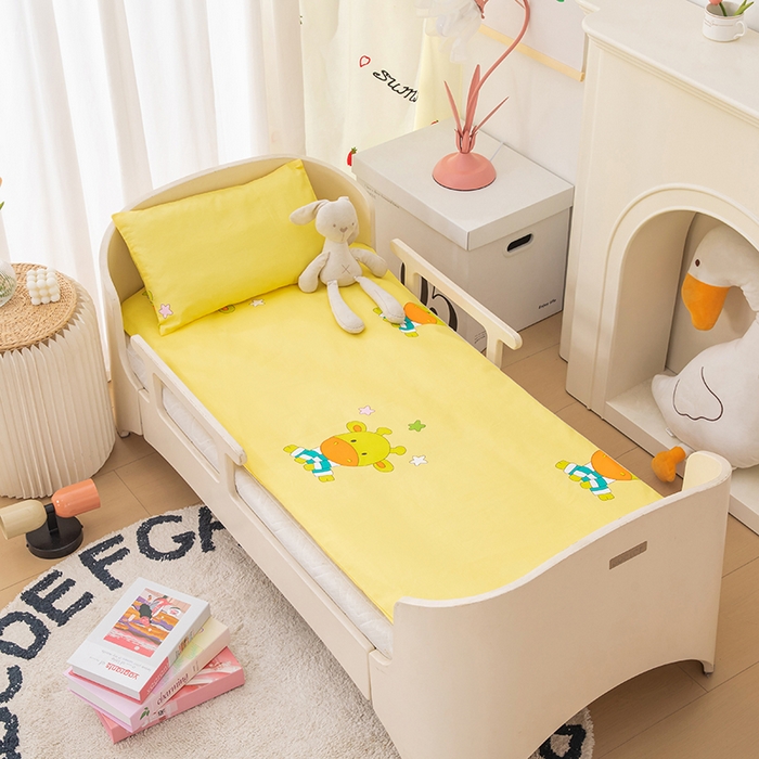 91家纺网 家纺一手货源 找家纺 嗨皮宝贝 2025新款全棉纯棉13372幼儿园三件套多件套 排排坐