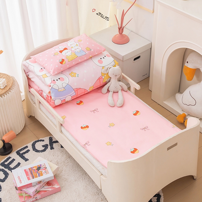 91家纺网 家纺一手货源 找家纺 嗨皮宝贝 2025新款全棉纯棉13372幼儿园三件套多件套 兔宝宝