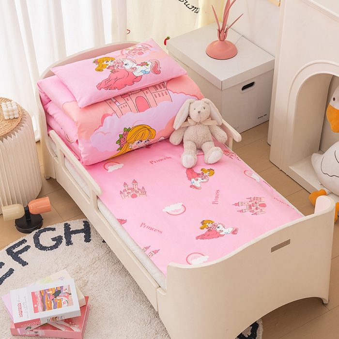 91家纺网 家纺一手货源 找家纺 嗨皮宝贝 2025新款全棉纯棉13372幼儿园三件套多件套 小公主安琪