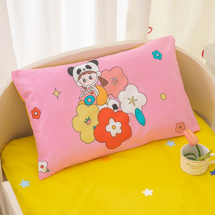 91家纺网 家纺一手货源 找家纺 嗨皮宝贝 2025新款全棉纯棉13372幼儿园三件套多件套 熊猫小希-粉