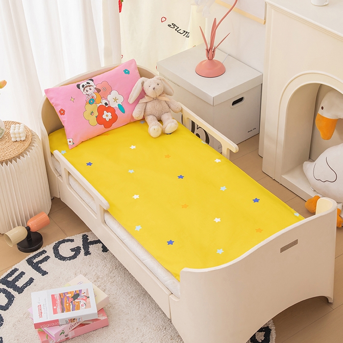 91家纺网 家纺一手货源 找家纺 嗨皮宝贝 2025新款全棉纯棉13372幼儿园三件套多件套 熊猫小希-粉