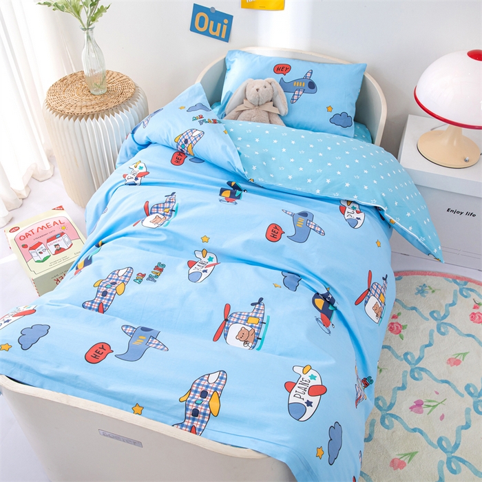 91家纺网 家纺一手货源 找家纺 嗨皮宝贝 2025新款全棉纯棉13372幼儿园三件套多件套 机长小熊-蓝