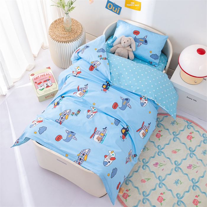 91家纺网 家纺一手货源 找家纺 嗨皮宝贝 2025新款全棉纯棉13372幼儿园三件套多件套 机长小熊-蓝