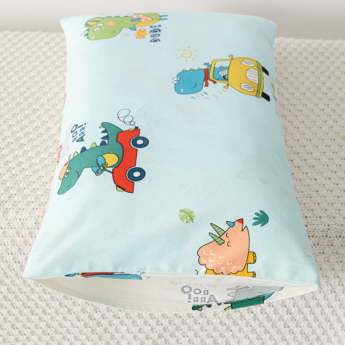 91家纺网 家纺一手货源 找家纺 嗨皮宝贝 2025新款全棉纯棉13372幼儿园三件套多件套 七彩恐龙