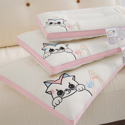 91家纺网 家纺一手货源 找家纺 （总）怡薇格枕芯 2025新款小馋猫亲子护颈枕枕头枕芯