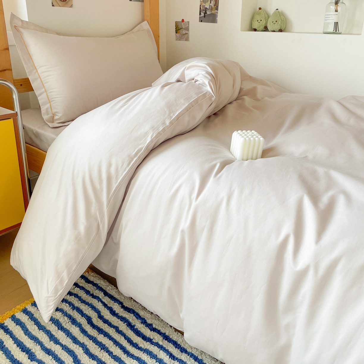 91家纺网 家纺一手货源 找家纺 恩泽家纺 2025新款全棉双拼学生宿舍三件套 米灰色