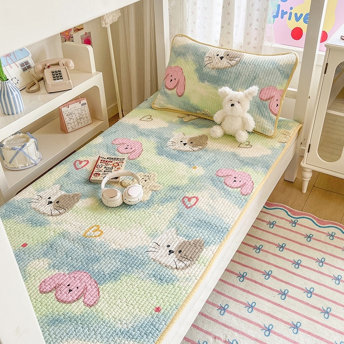 91家纺网 家纺一手货源 找家纺 茉夕家纺 2025新款双面纯棉学生宿舍床盖系列 小猫阿狗