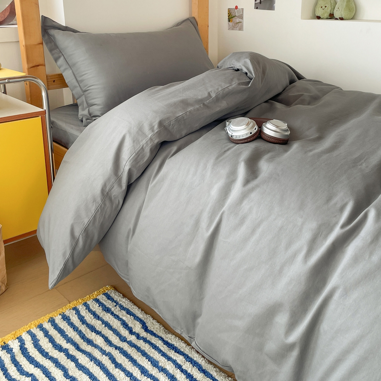 91家纺网 家纺一手货源 找家纺 恩泽家纺 2025新款全棉双拼学生宿舍三件套 深灰色