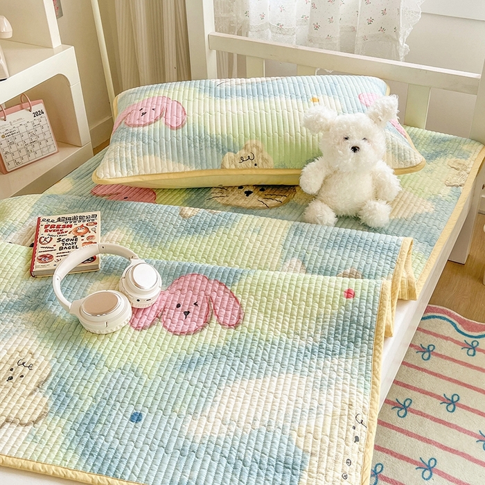 91家纺网 家纺一手货源 找家纺 茉夕家纺 2025新款双面纯棉学生宿舍床盖系列 小猫阿狗