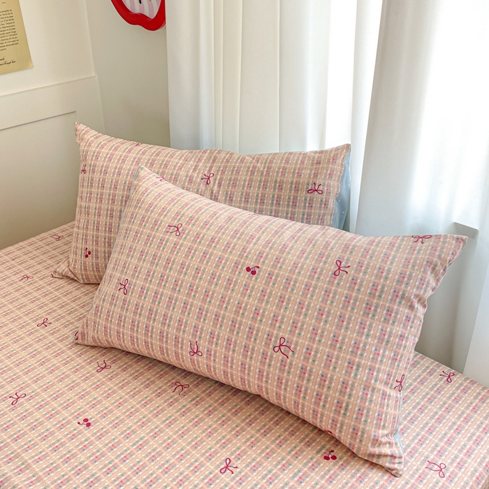 91家纺网 家纺一手货源 找家纺 首尔家纺 2025新款学生季全棉跑量款四件套系列卡通小清新AB版学生三件套 粉糯蝴蝶结