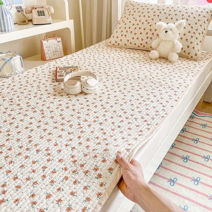 91家纺网 家纺一手货源 找家纺 茉夕家纺 2025新款双面纯棉学生宿舍床盖系列 小花飘飘