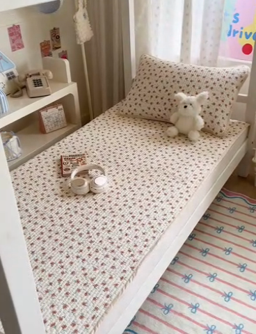 91家纺网 家纺一手货源 找家纺 茉夕家纺 2025新款双面纯棉学生宿舍床盖系列 小花飘飘