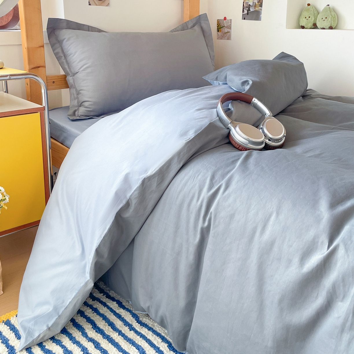 91家纺网 家纺一手货源 找家纺 恩泽家纺 2025新款全棉双拼学生宿舍三件套 深灰+月白兰