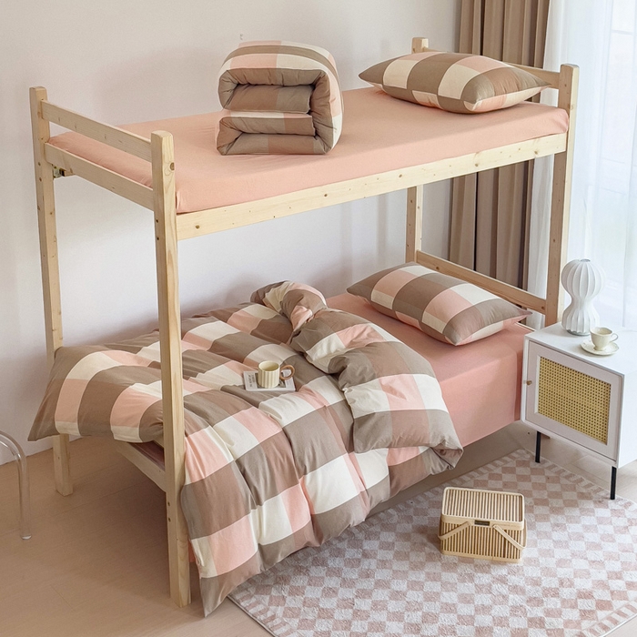 91家纺网 家纺一手货源 找家纺 玖弘家居 2025新款全棉纯棉色织水洗棉学生宿舍三件套四件套上下铺三件套 粉大格