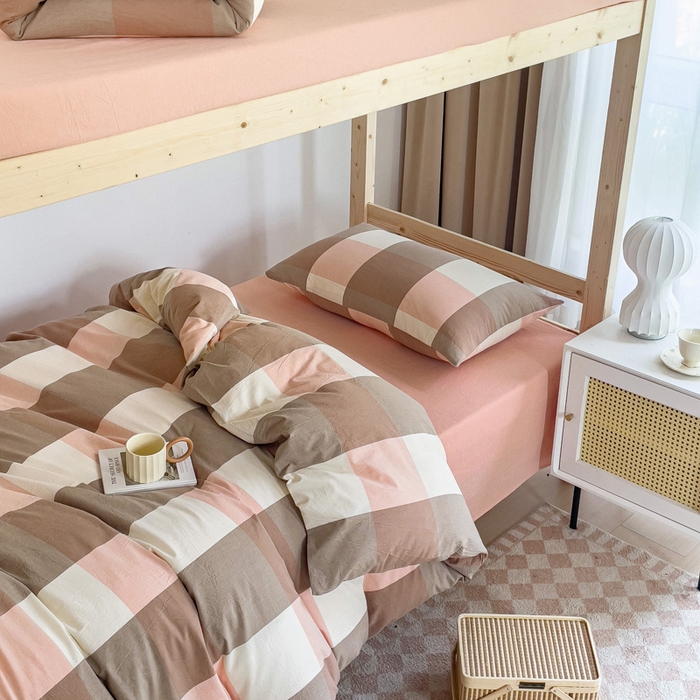 91家纺网 家纺一手货源 找家纺 玖弘家居 2025新款全棉纯棉色织水洗棉学生宿舍三件套四件套上下铺三件套 粉大格