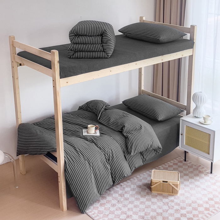 91家纺网 家纺一手货源 找家纺 玖弘家居 2025新款全棉纯棉色织水洗棉学生宿舍三件套四件套上下铺三件套 灰细条