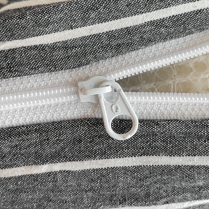 91家纺网 家纺一手货源 找家纺 玖弘家居 2025新款全棉纯棉色织水洗棉学生宿舍三件套四件套上下铺三件套 灰细条