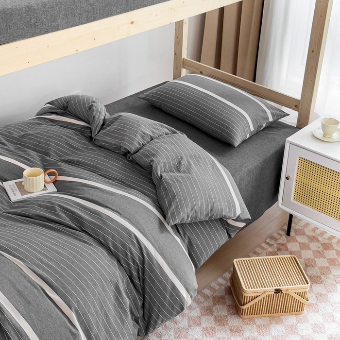 91家纺网 家纺一手货源 找家纺 玖弘家居 2025新款全棉纯棉色织水洗棉学生宿舍三件套四件套上下铺三件套 深灰条